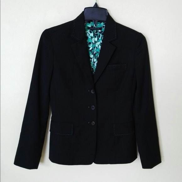 Elie Tahari Jackets & Blazers - ELIE TAHARI Black 3-Button Lined Pinstripe Blazer